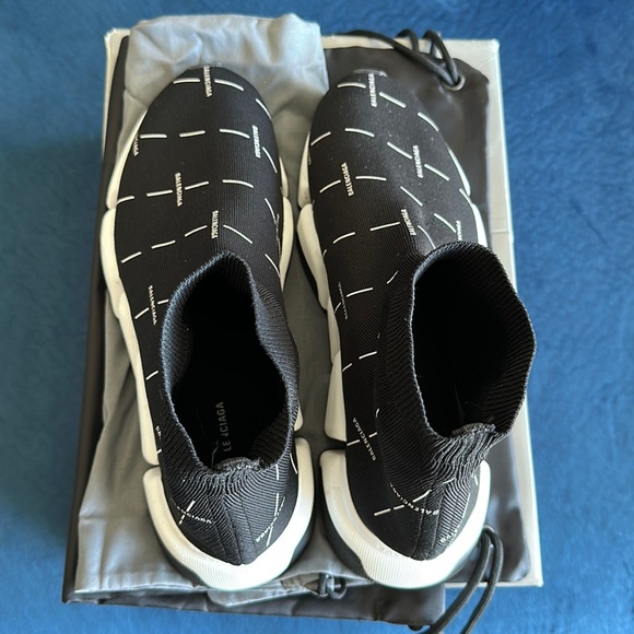 Balenciaga Speed 2.0 Knit Sneaker Black & White All Over Logo Size 44 or 11 - Picture 3 of 12